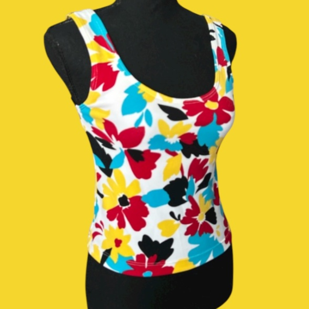 🌹DANSKIN! VIBRANT FLORAL TANK TOP! PRETTY & FEMININE! STRETCHY, COMFY! LIKE NEW